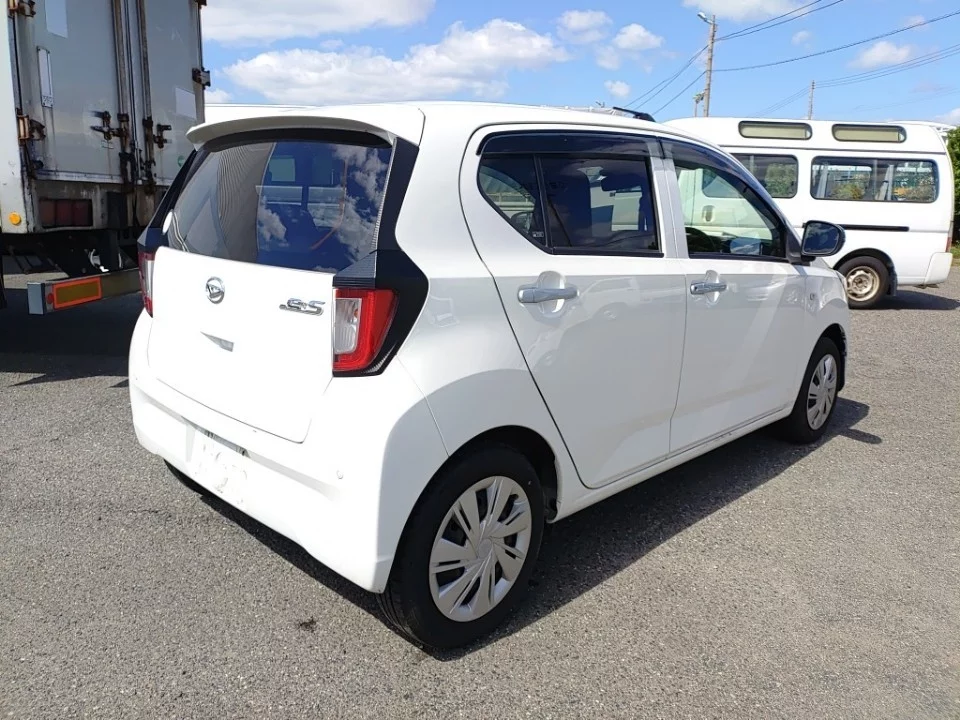 Daihatsu Mira e:S LA350S 2021